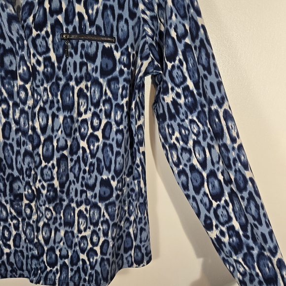 Belle Kim Gravel Blue Stretch Long Sleeve Animal Print Top Size Medium - Picture 8 of 11